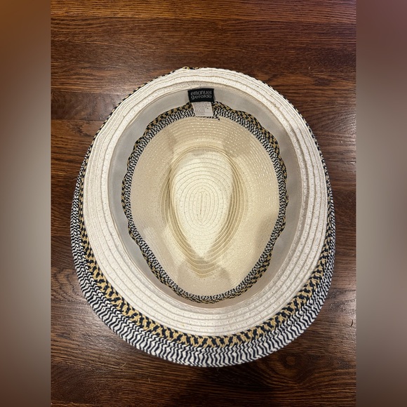 Emanuel Geraldo hat - Picture 2 of 4